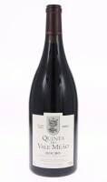 Lote 10 - QUINTA DO VALE MEÃO 2005 MAGNUM - Garrafa Magnum de Vinho Tinto, Douro DOC 2005, F. Olazabal & Filhos, Via Nova de Foz Côa, (1500ml - 14,5%vol.). Nota: garrafa idêntica de 2011 à venda por € 1.455. Consultar valor indicativo em https://www.garra