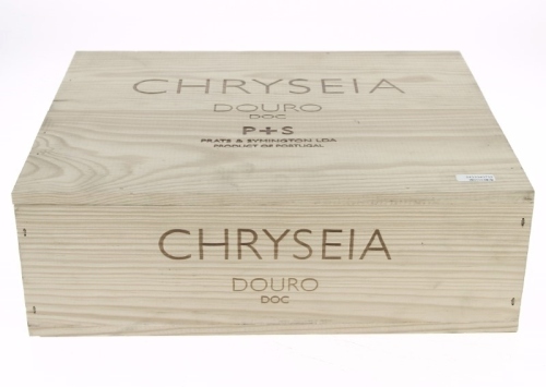 Lote 14 - CHRYSEIA 2019 - 3 garrafas de Vinho Tinto, Douro DOC 2019, Prats & Symington, S. João da Pesqueira, (750ml - 14,5%vol.). Nota: conjunto com um valor de venda de € 263.85. Em caixa de madaira original fechada. Consultar valor indicativo unitário 