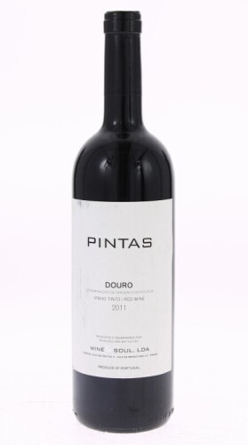 Lote 20 - PINTAS 2011 - Garrafa de Vinho Tinto, Douro DOC 2011, Wine & Soul, Vale de Mendiz, Pinhão, (750ml - 14,5%vol.). Nota: garrafa idêntica à venda por € 329.95. Consultar valor indicativo em https://www.garrafeiranacional.com/2011-wine-soul-pintas-t