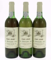 Lote 111 - FREI JOÃO 1990 - 3 garrafas de Vinho Branco, Bairrada DOC 1990, Caves São João, S. João de Anadia, (750ml - 11,9%vol.)