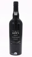 Lote 146 - PORTO DOW'S VINTAGE 2007 - Garrafa de Vinho do Porto, Vintage 2007, Bottled in 2009, Symington Family Estates, Porto, (750ml - 20%vol.). Nota: garrafa idêntica à venda por € 295. Consultar valor indicativo em https://www.garrafeiragenuina.pt/pt