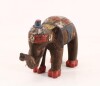 Lote 47 - ELEFANTE - Escultura em madeira entalhada com decoração policromada. Dim: 18x21x9 cm - 2