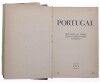 Lote 22 - "PORTUGAL BREVIÁRIO DA PÁTRIA PARA OS PORTUGUESES AUSENTES", LIVRO - por António Ferro, de 1946, edição SNI, capa dura, ilustrado. Nota: com sinais de uso e armazenamento - 2