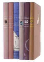 Lote 235 - CONJUNTO DE 6 LIVROS - Conjunto composto pelos seguintes títulos "Les captives" de Jacques Chenevière, "Madame Bovary, de Gustave Flambert, "Une Vie", de Guy de Maupassaunt,"Le Chant de L`èquipage", de Pierre Mac Orlan, "Un métier de Seigneur" 