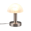 Lote 66 - Candeeiro de mesa Trio Lighting FYNN O com um design clássico, acabamento em níquel mate e vidro branco alabastro. Possui uma função tátil com 4 níveis de intensidade de luz e é ideal com uma lâmpada de halogéneo. Dimensões: 21 cm de altura, 15 