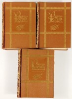 Lote 108 - HISTÓRIA DA POESIA PORTUGUESA. 3 TOMOS - João Gaspar Simões; desenhos de Bernardo Marques, Lisboa, Estúdios Cor, 1959. Referência maior. 3 tomos, obra completa. Peça de colecção. De destacar a qualidade gráfica que encerra. Obra muito apreciada