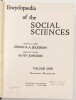 Lote 127 - ENCYCLOPAEDIA OF THE SOCIAL SCIENCES. 8 TOMOS - editor-in-chief: Edwin Seligman; AAVV, New Tork, Macmillan, 1948. Publicação de grande fôlego, referência internacional. 15 volumes reunidos em 8 tomos. Obra completa, muito difícil de reunir. Rob - 3