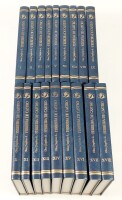 Lote 135 - OBRAS COMPLETAS DE FERREIRA DE CASTRO. 18 TOMOS - Ferreira de Castro, Lisboa, Círculo de Leitores, 1984. 18 tomos, colecção completa. Edições em capa dura com títulos e gravações dourados nas pastas e lombadas. Óptimos exemplares, miolos limpos