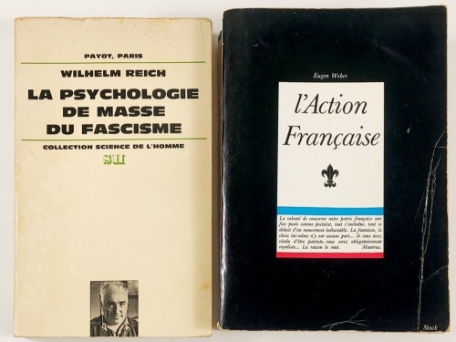 Lote 137 - ACTION FRANÇAISE; LA PSYCHOLOGIE DU FASCISME. 2 OBRAS - Eugen Weber, Paris, Stock, 1964. Nota: picos de acidez nas folhas de guarda; Wilhelm Reich, Paris, Payot, 1972. Obras de referência. Encadernações editoriais em brochura. Nota: sinais de 