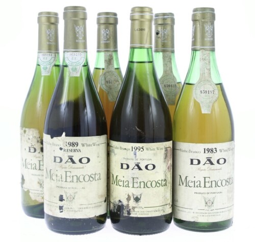 Lote 174 - DÃO MEIA ENCOSTA - 6 garrafas de Vinho Branco sendo 3 garrafas 1983, 2 garrafas Reserva 1989 e 1 garrafa 1995, Sociedade dos Vinhos Borges, (750ml)