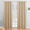 Lote 8 - Cortinas PONY DANCE, pack de 2 em bege Biscotti. Poliéster resistente às intempéries com proteção solar e privacidade, ideal para pátios ou varandas. Tamanho H213 x L132 cm. O artigo provém de uma encomenda não entregue ao cliente, está em estado