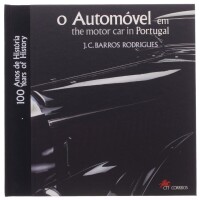 Lote 95 - “O AUTOMÓVEL EM PORTUGAL 100 ANOS DE HISTÓRIA/THE MOTOR CAR IN PORTUGAL 100 YEARS OF HISTORY", LIVRO FILATÉLICO - Edição do Clube dos Coleccionador, texto de J.C: Barros Rodrigues, de 1995, edição bilingue (português/inglês), numerado (09483), e