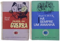 Lote 52 - LIVROS DE TEMÁTICAS DIVERSAS - 2 Volumes. Conjunto de "Há Sempre um Amanhã" e "Filhos da Guerra" por Pearl Buck, Edição Filhos do Brasil, 1968. Encadernações de brochura. Dim: 21x15 cm. Nota: sinais de manuseamento