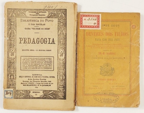 Lote 16 - DEVERES DOS FILHOS PARA COM SEUS PAES; PEDAGOGIA. 2 OBRAS - João de Deus, Lisboa, Livraira Catholica de Pacheco; Barbosa, 1877; Lisboa, Companhia Nacional Editora, 1899. Raríssimos. 2 obras. Conjunto extremamente difícil de reunir. Edições em br