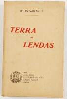 Lote 102 - TERRA DE LENDAS - Brito Camacho, Lisboa, Livraria Editora Guimarães & Cª, 1925. Encadernação editorial em brochura. Bom exemplar. Médico militar, destacado jornalista e eminente republicano, Brito Camacho, natural de Aljustrel. Entre 1921 e 192