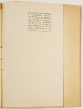 Lote 42 - 1ª EDIÇÃO: EM CADA INSTANTE CABE O MUNDO. POEMAS - Armindo Rodrigues, Lisboa, Portugália Editora, 1945. 1ª edição. Na capa, desenho de Paulo Ferreira. Encadernação editorial em brochura. Nota: falta na cabeça da lombada; picos de acidez nas capa - 4