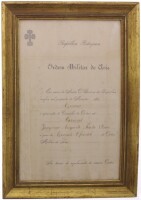 Lote 14 - ORDEM MILITAR DE AVIS, QUADRO - Quadro com condecoração da Ordem Militar de Avis ao Coronel Joaquim Augusto Prata Dias,o grau de Grande Oficial. Dim.43x30 cm. Nota com sinais de armazenamento