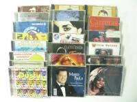 Lote 9004 - Lote composto por cerca de 30 compact disc´s, como Tina Turner, Willie Nelson, Roberto Leal, Kenny Rogers, The Bee Gees, entre outros